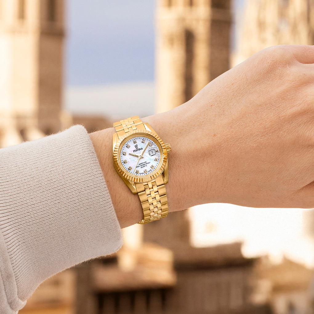 Montre Festina Femme Suisse En Or